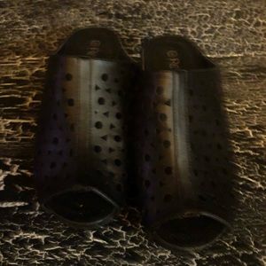 Black shoes. Brand Refresh size 8